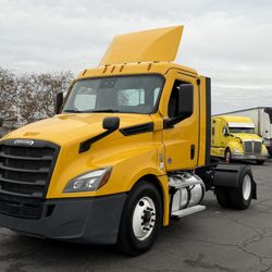 2022 Freightliner Cascadia 126. Day Cab Single Axle