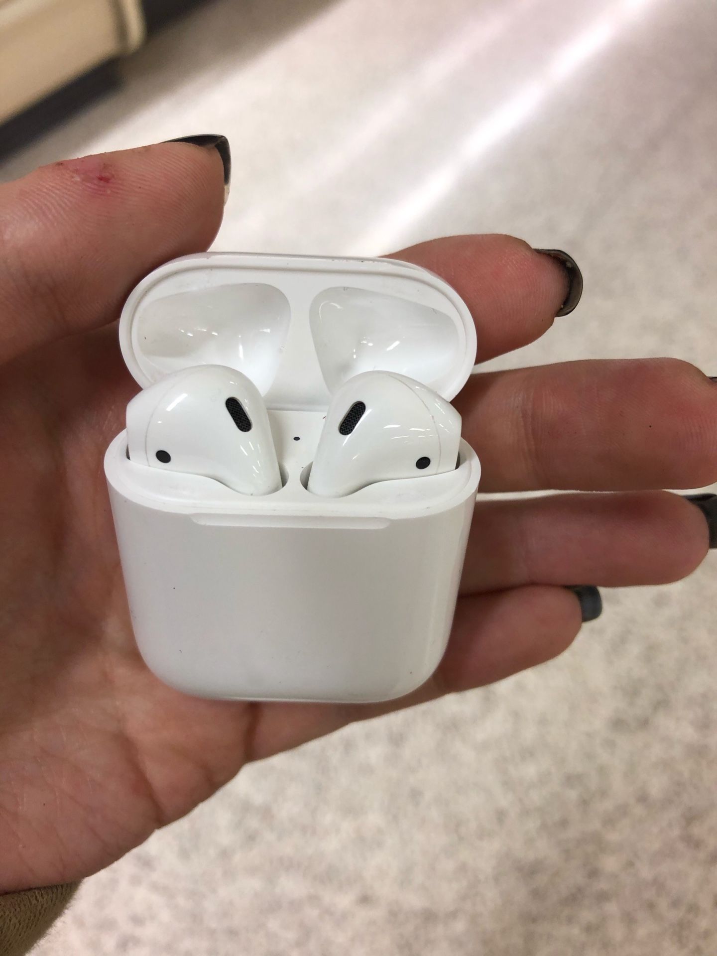 Apple AirPods 2