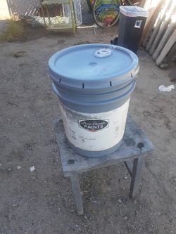5 Gallon Paint. (SMOKE GRAY)