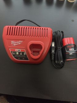 Milwaukee M12 Battery Starter Kit 