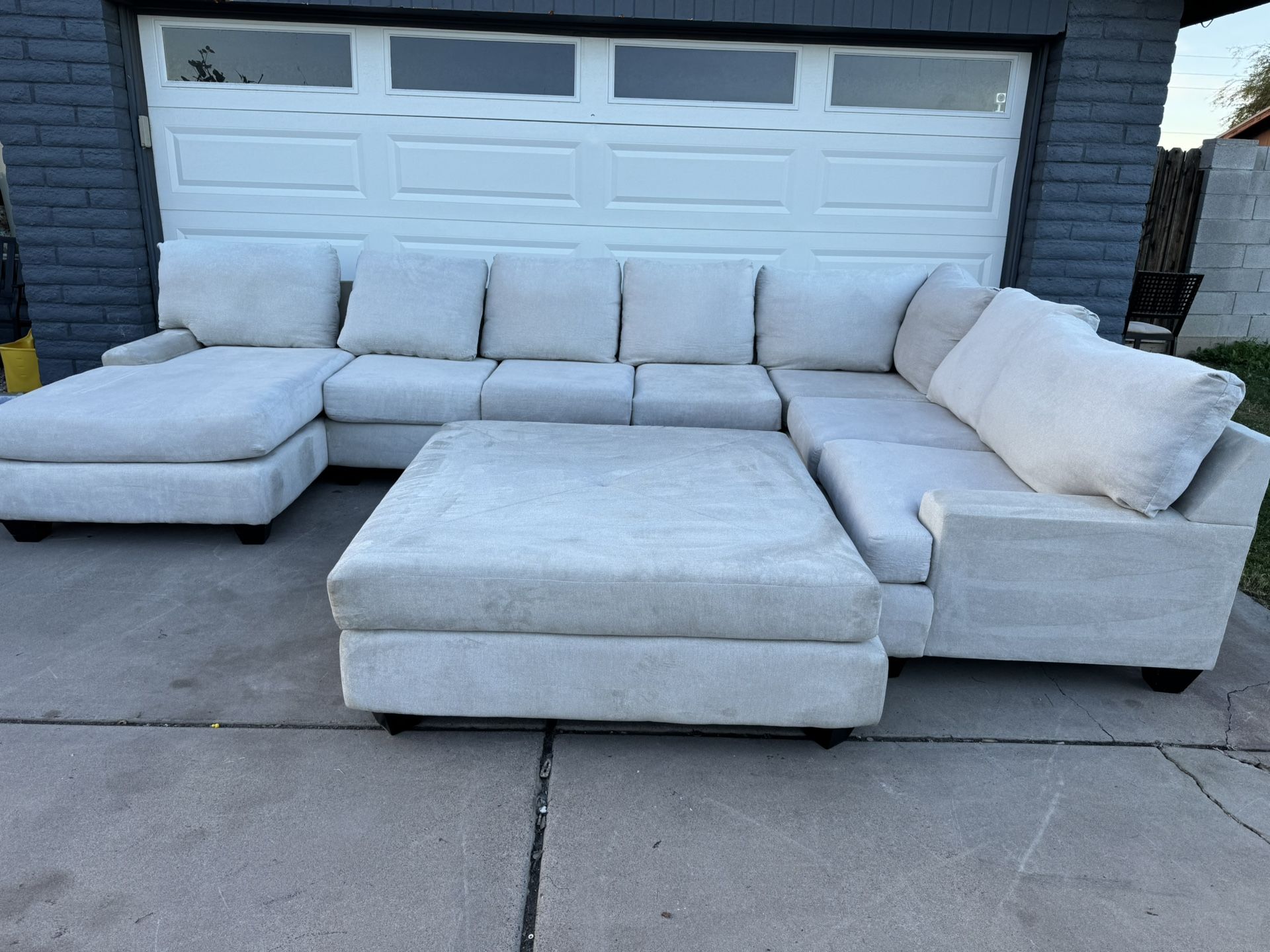 Living Spaces Sectional Couch *pending*