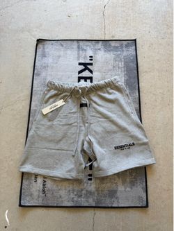 Fear of God Essentials Men’s grey Size L