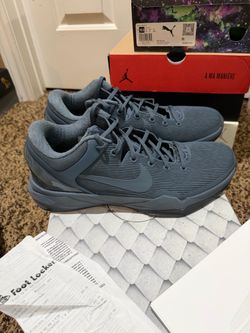 Nike kobe face to black 7 size 10