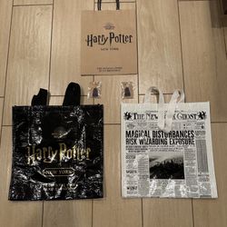 Harry Potter Wizarding World New York Tote Bags + Special Collector Pins Gift Pack