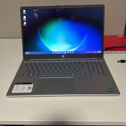 HP Touchscreen Laptop 32 GB Ram 1 TB SSD 13th Gen Intel Core 