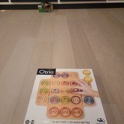 Otrio Wood Strategy-Based Family Board Game Tic Tac Toe with a Spin