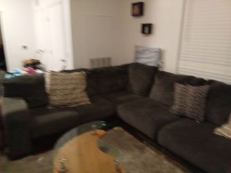 Like New Ashley Furniture L shape Sofa w/chaise, clean no pets $450 obo