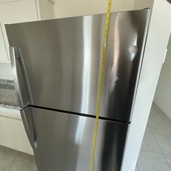 GE Refrigerator