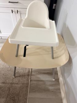 High chair with Catchy food catcher