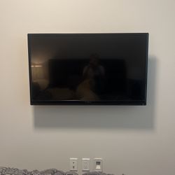 42 inch Insignia TV 
