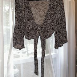 American Eagle Cropped Blouse