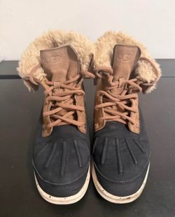 Mens UGG Boots/ like sneakers