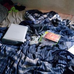 Xbox 360 Wit Few Games