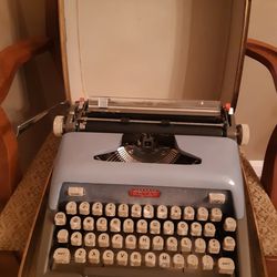 Royal Boxed typewriter