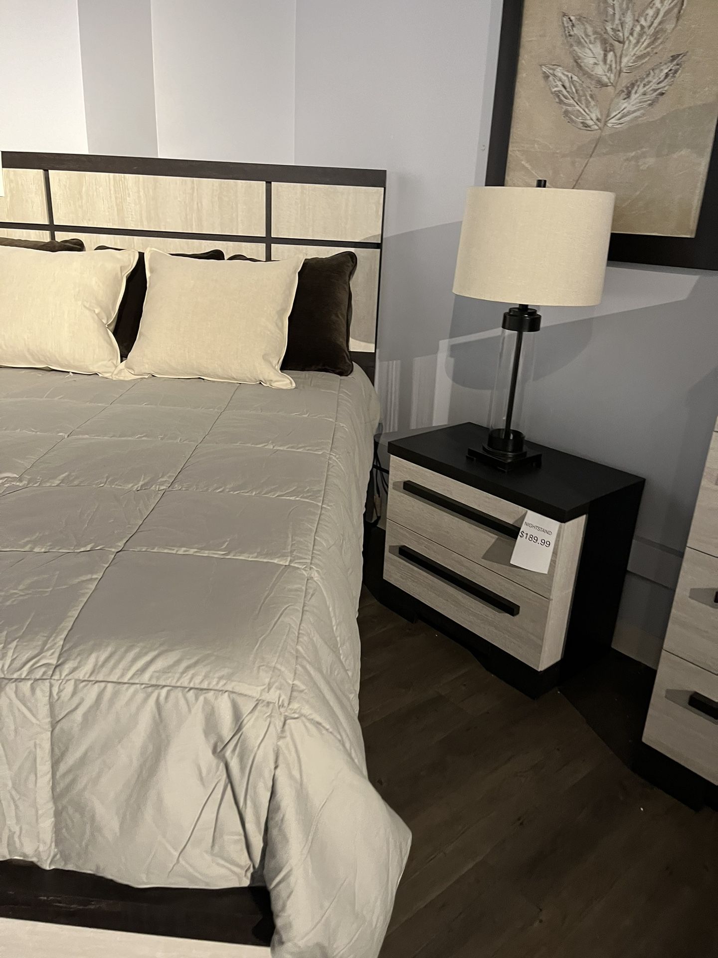 Queen Bed, Dresser, Mirror And Nightstand