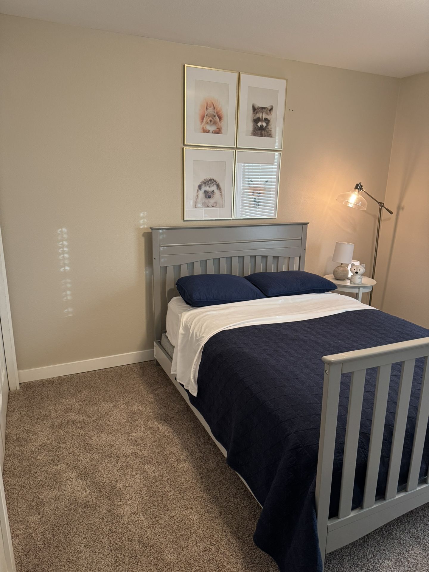 Delta Convertible Crib, Full Size Mattress/Boxspring & Dresser Set ๐ผ