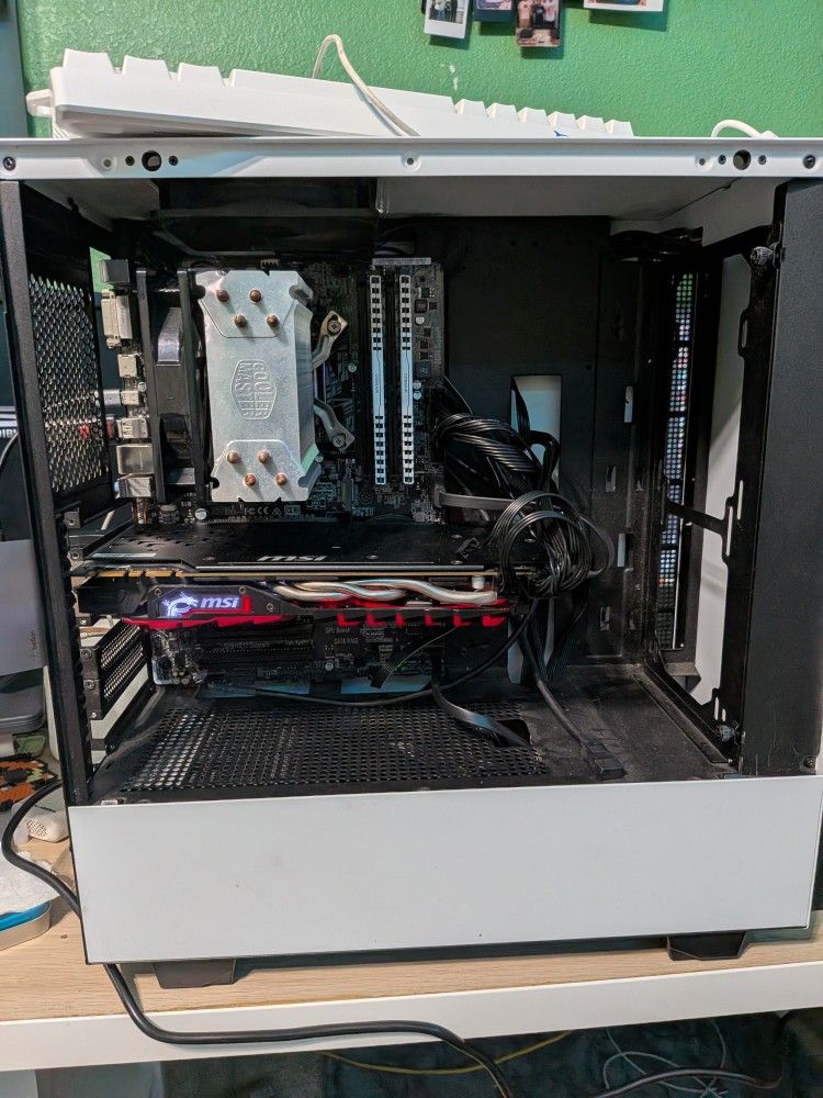 Mid-End Gaming PC | i5-7600k | GTX 1080 | 16gb DDR4