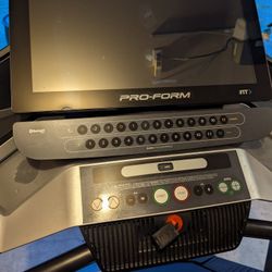 Pro 9000 treadmill w/ iFit & Bluetooth