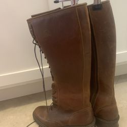 Size 6 LEATHER Boots. Suede Interior 