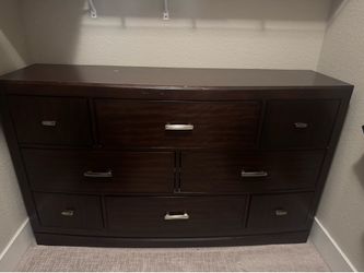 Matching Queen bedroom set