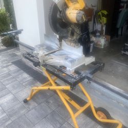 12” Dewalt Compound Mitre Saw And Stand