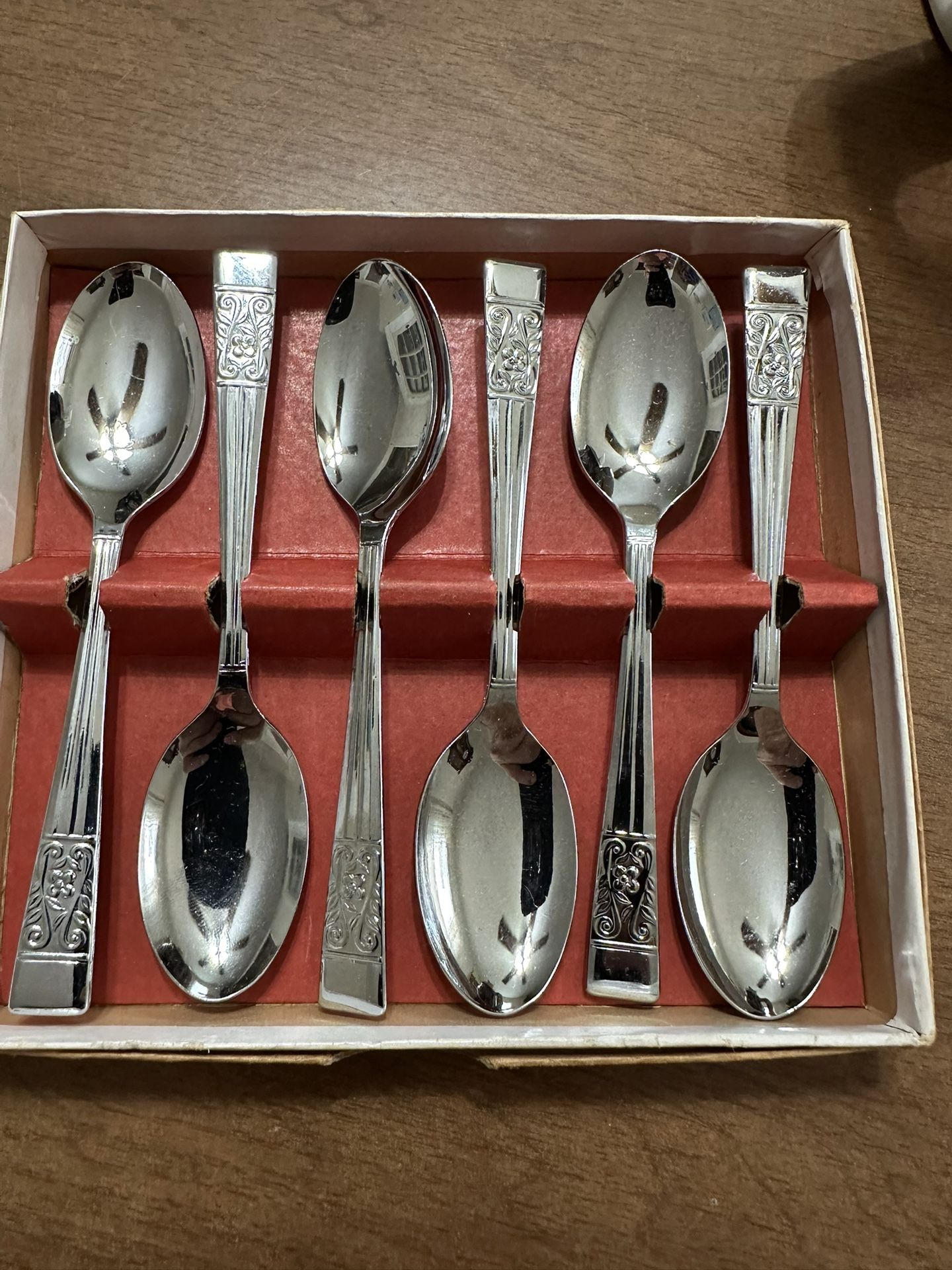 Set Of 5 Chrome Sheffield Of England Spoon Set