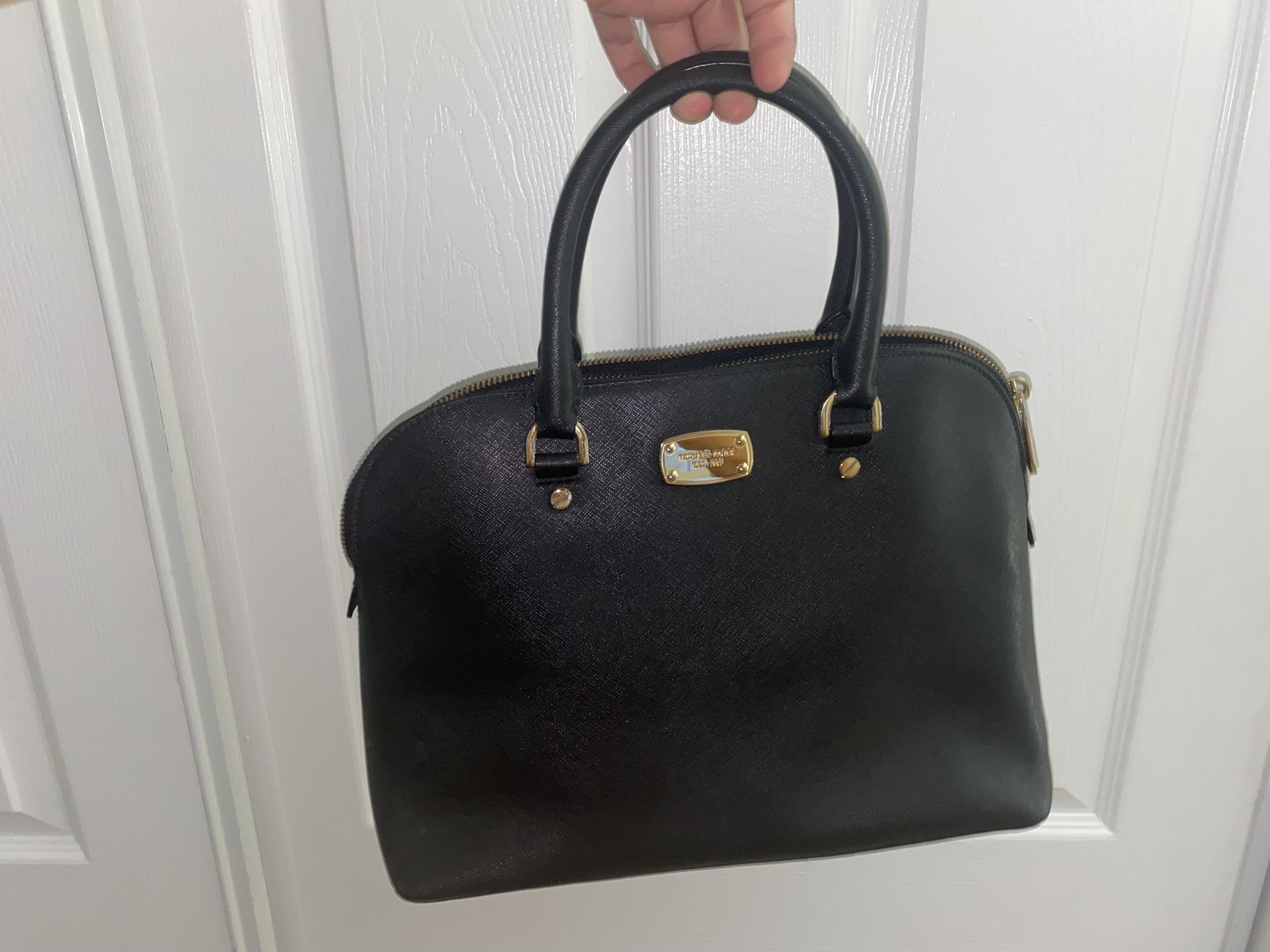 Black And Gold Michael Kors Purse