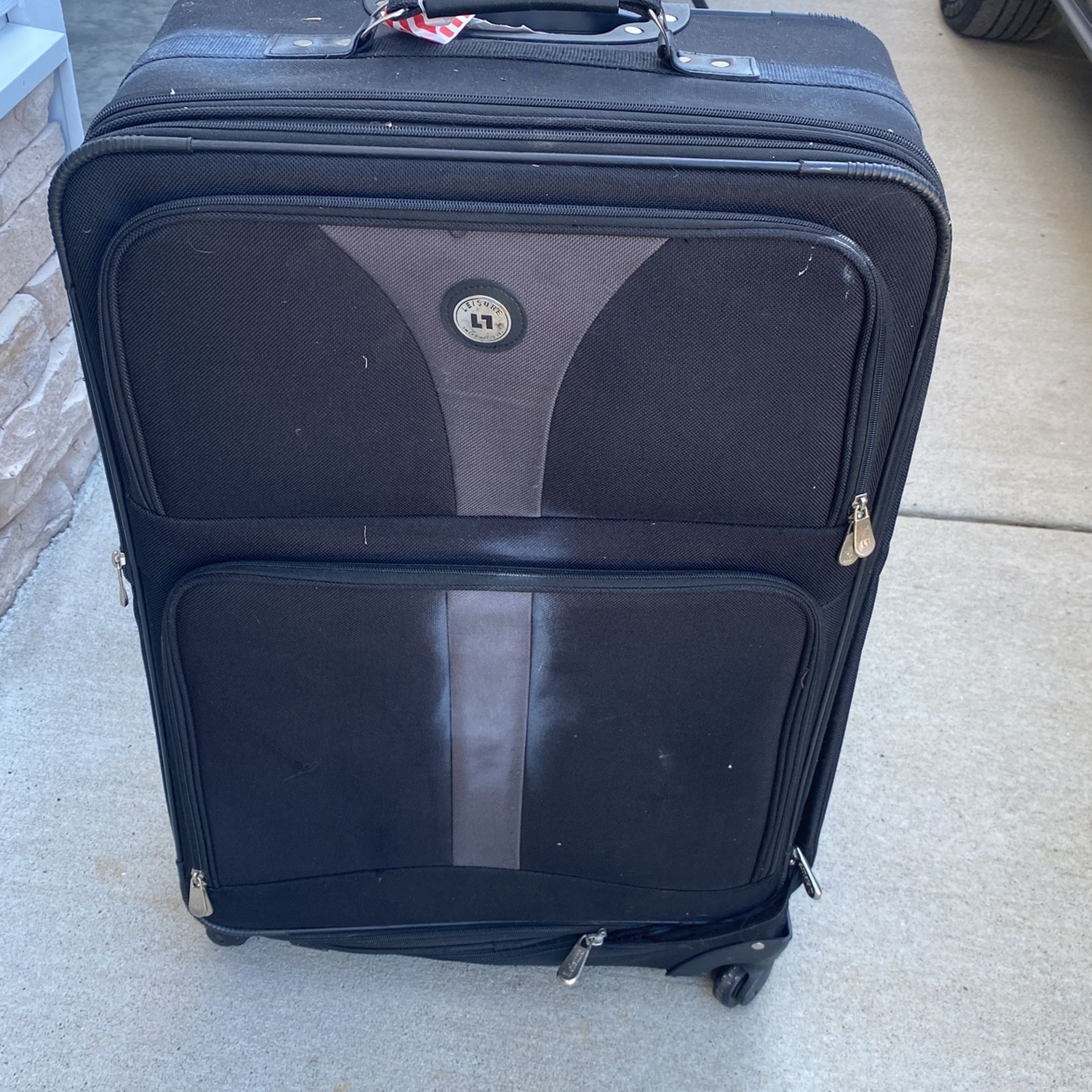 Black Luggage 