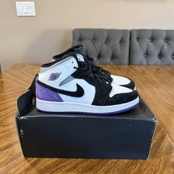 Jordan 1 Mid Court Purple W8.5 / Y7
