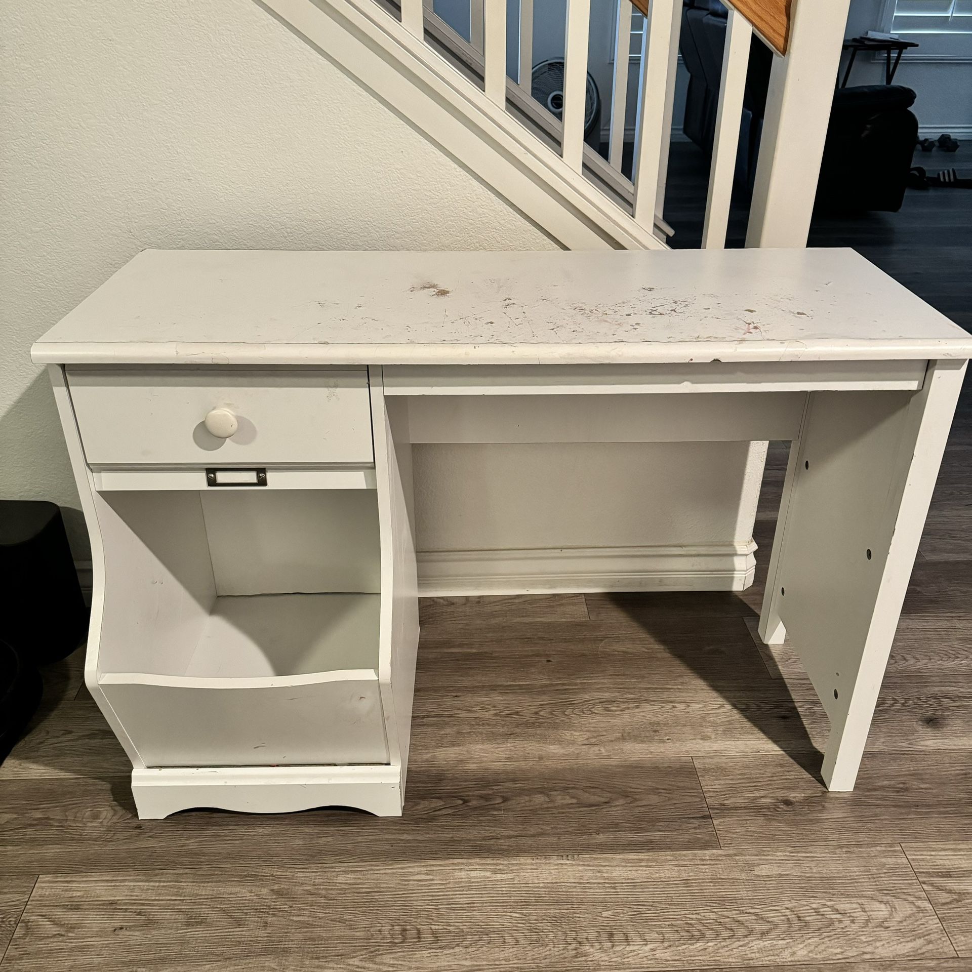 White Desk