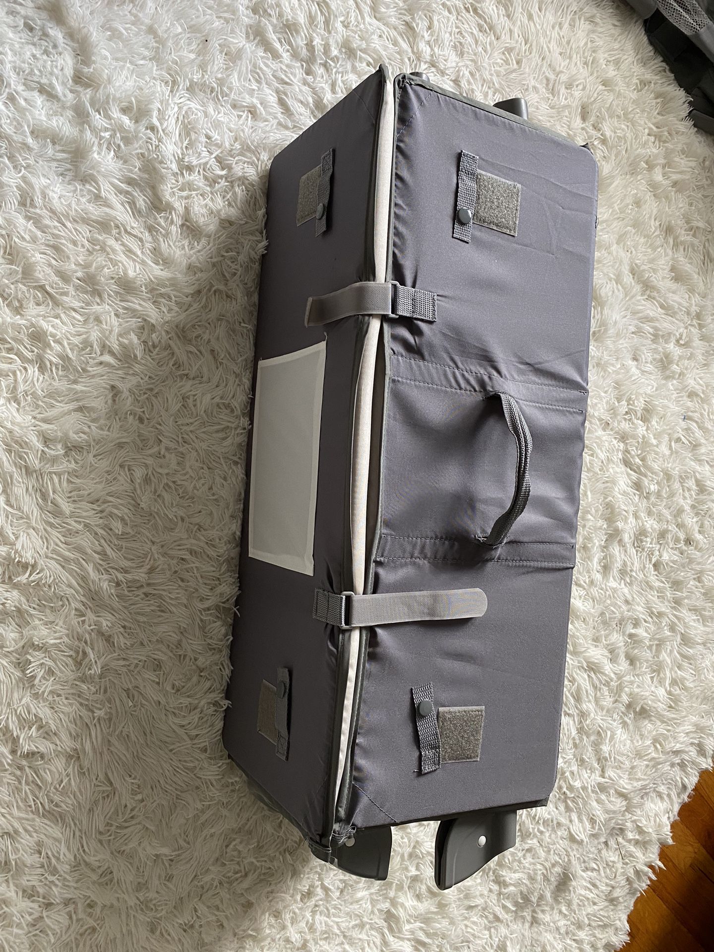 Greco Pack n Play With Bassinet, Changing Table and Play Yard