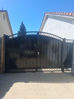 Rv gates metal