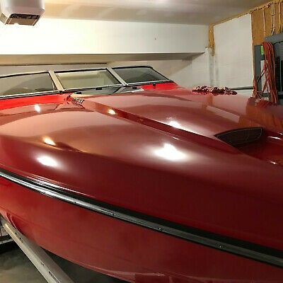 2011 STINGRAY BOAT 225 SX ~ 23 Ft ~ With Load Rite 5 Starr 10,000 lb Trailer. Pre-Owned