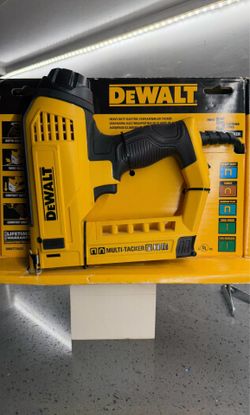 DEWALT- 5in1 MULTI TACKER STAPLER. 18GA. NEW