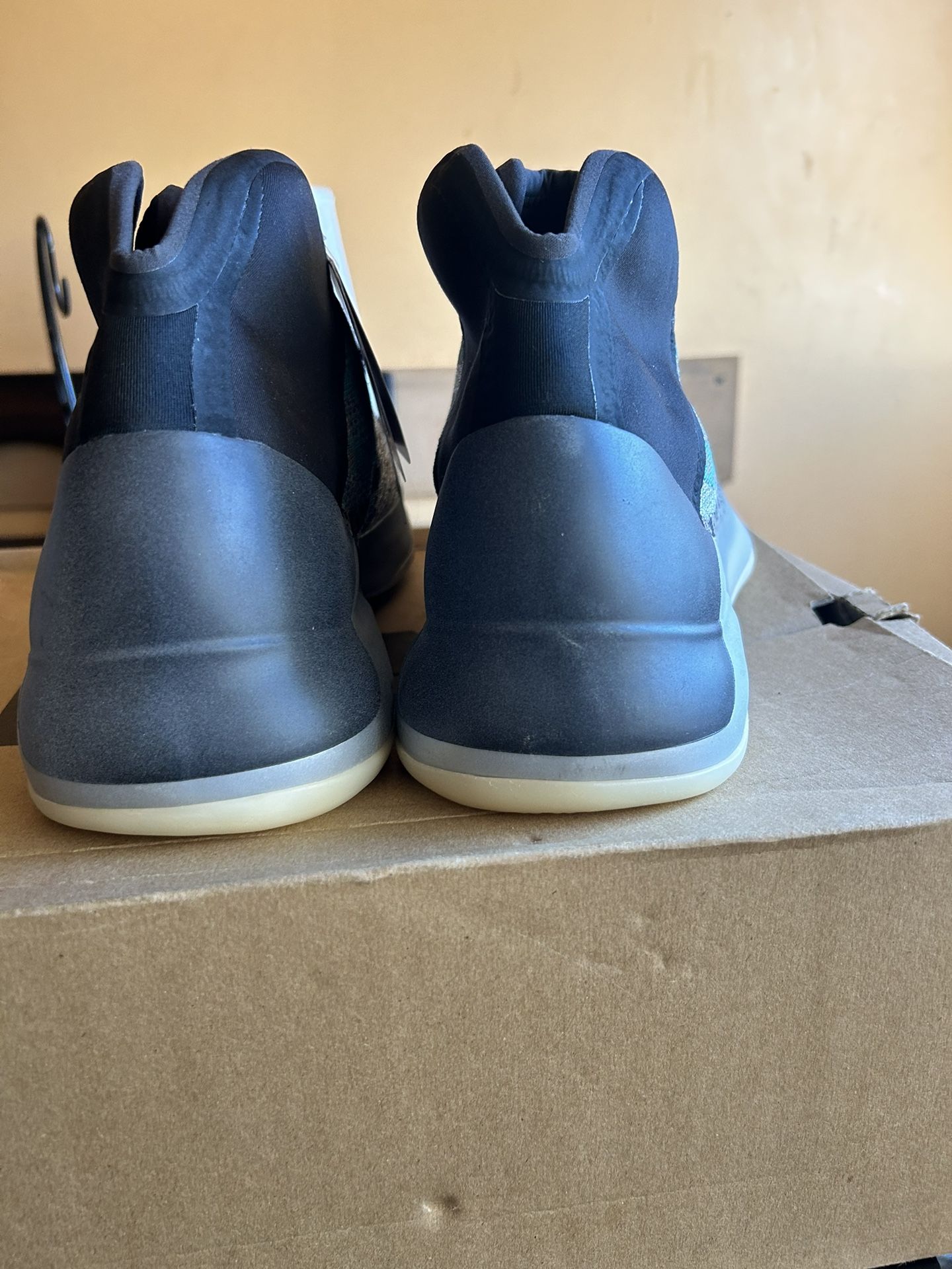 Adidas Yeezy QNTM (Teal blue color)