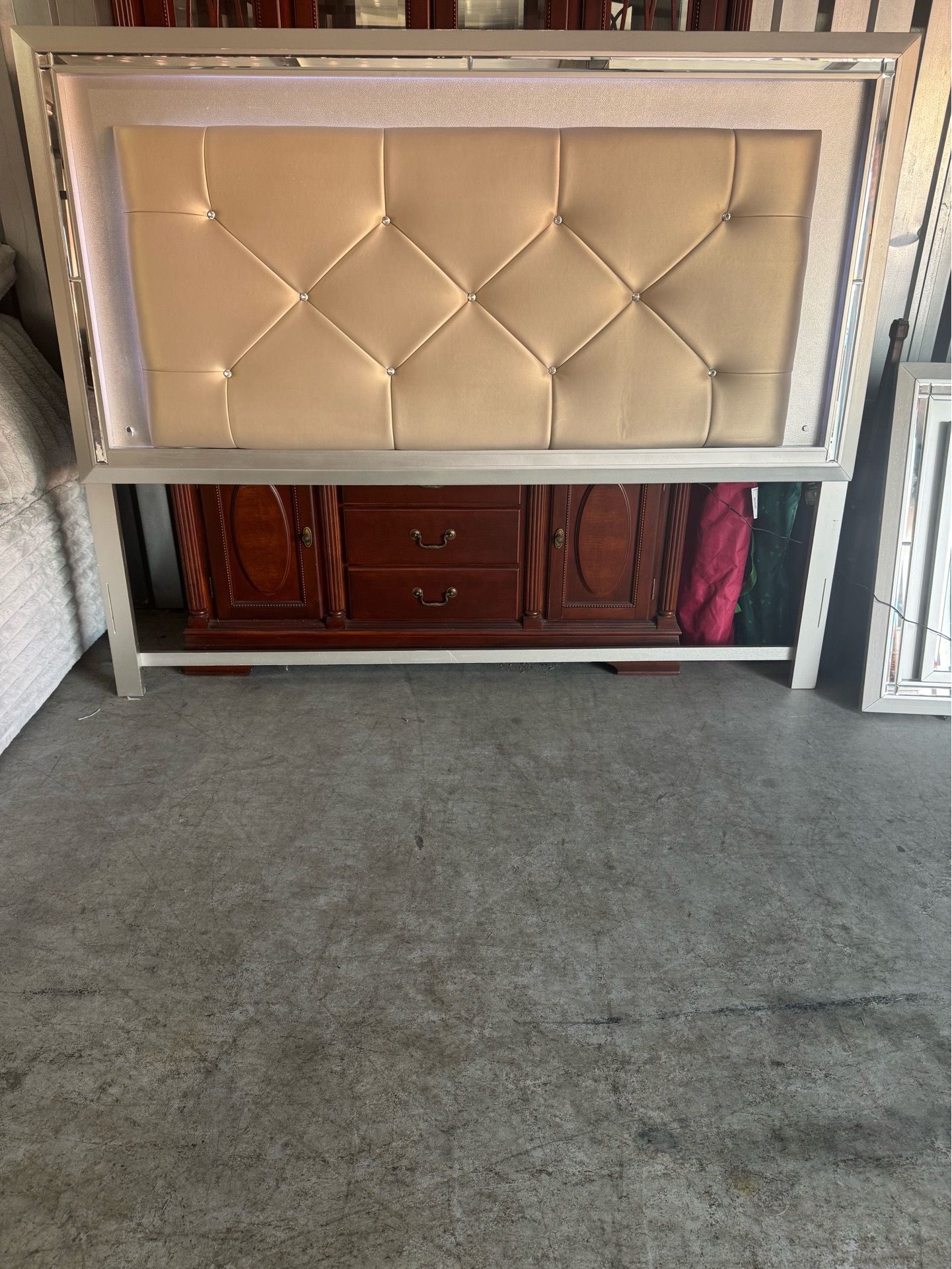 King LED Headboard w/ mirror