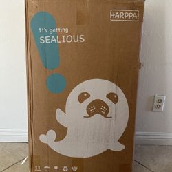 BRAND NEW Harppa baby Bassinet 