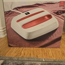 BRAND NEW Cricut Easy Press 2. 12"x10"