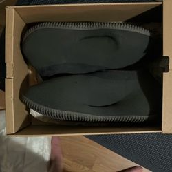 Yeezy Knit Runner Size 9 Men’s