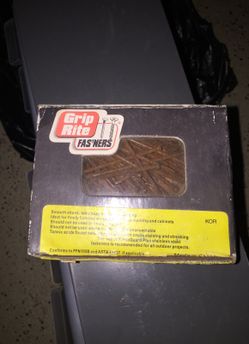 BOX OF GRIP RITE FAS'NERS (8d 2-1/2")