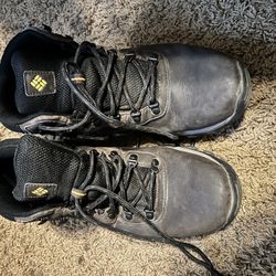 Columbia Men’s Hiking. Boots Size 10
