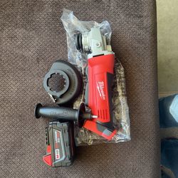 Milwaukee Grinder M18