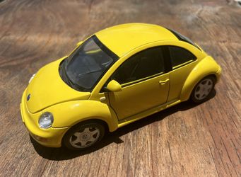 Maisto Wolkswagen New Beetle Scale 1/18
