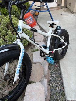 E bike Swagtron  blue and white 20 inch E bike