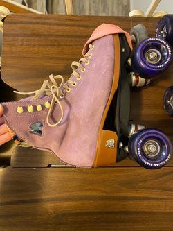Moxi roller skate suede, S1 helmet,powerdyne truck adjuster,skating padded shorts, scabs smith safety guard for hands elbows knees
