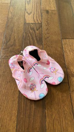 Girl water shoes