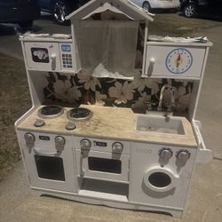 Play Kitchen 