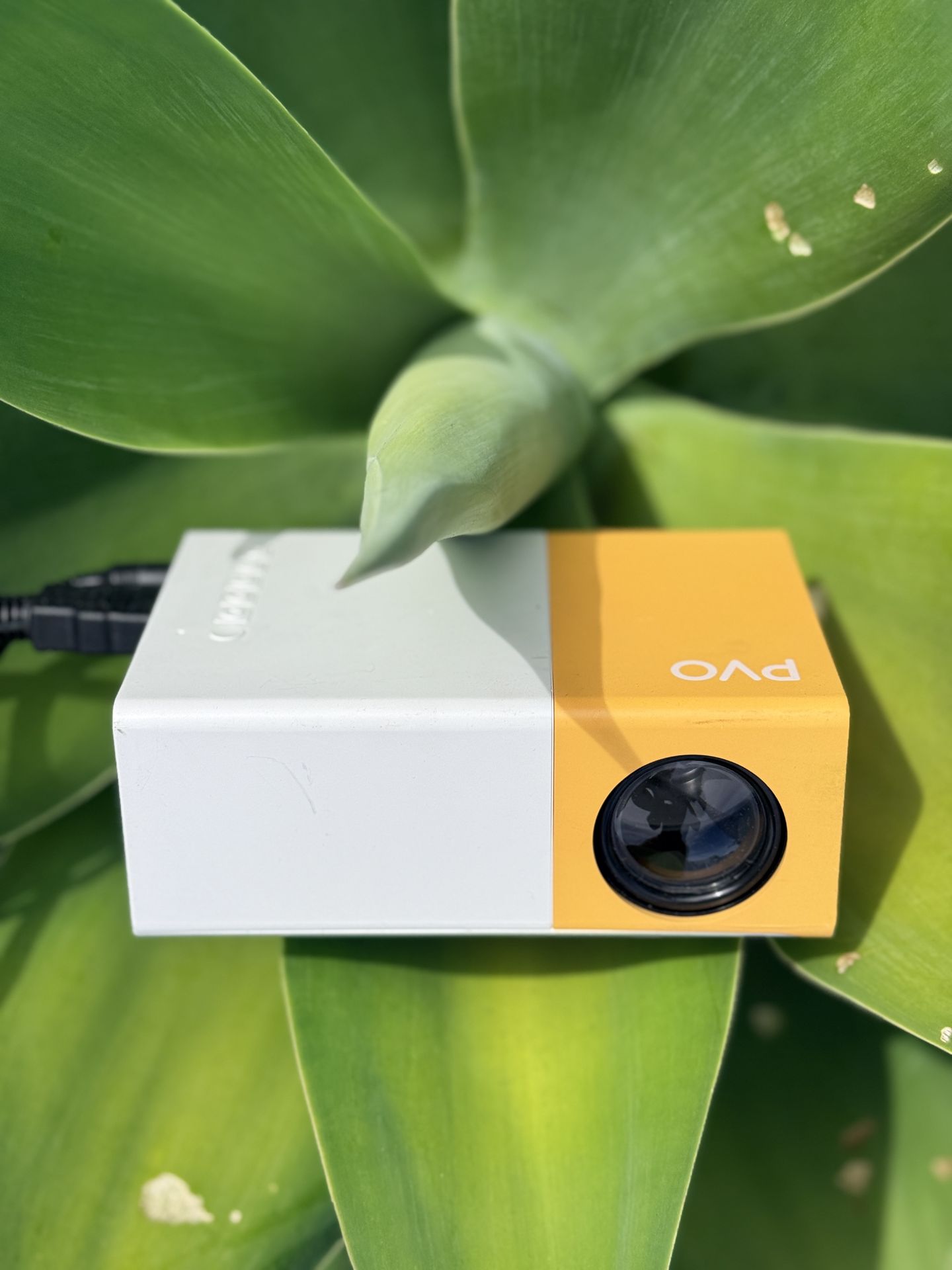 PVO VF300 Mini Projector