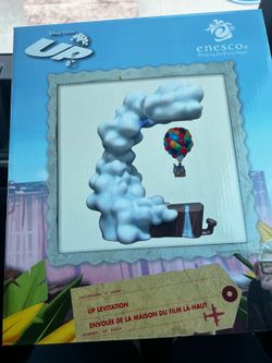 Enesco Grand Jester Studios Pixar UP Levitating House (Disney Showcase Collection)