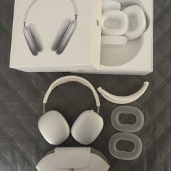 Air POD Pro Max With Air POD Pros